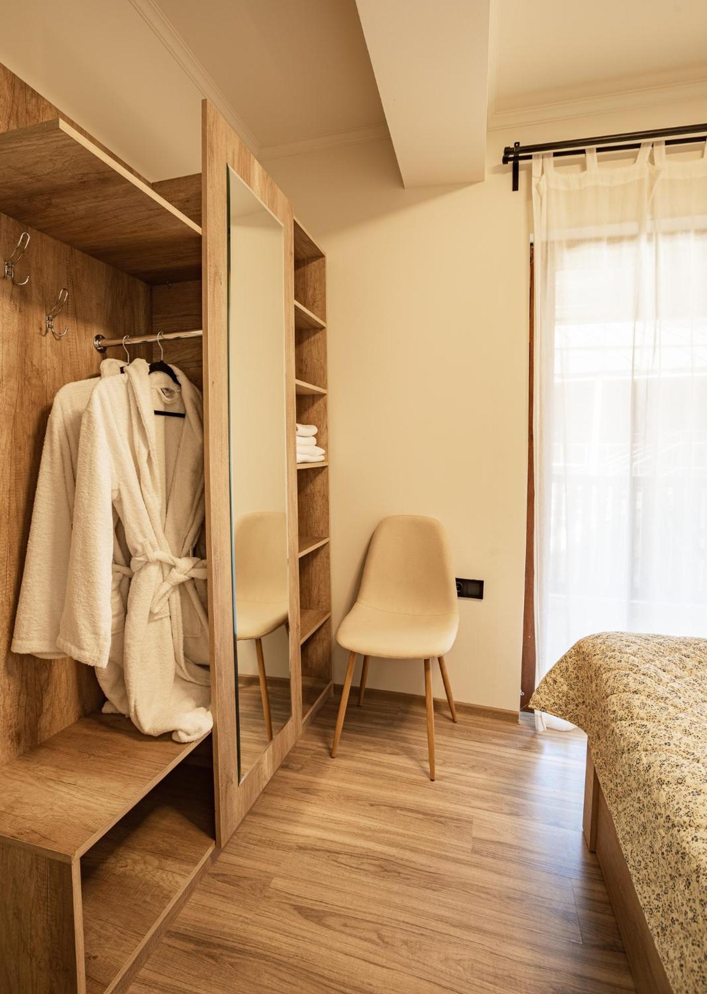 La Maison Mestia Luaran gambar