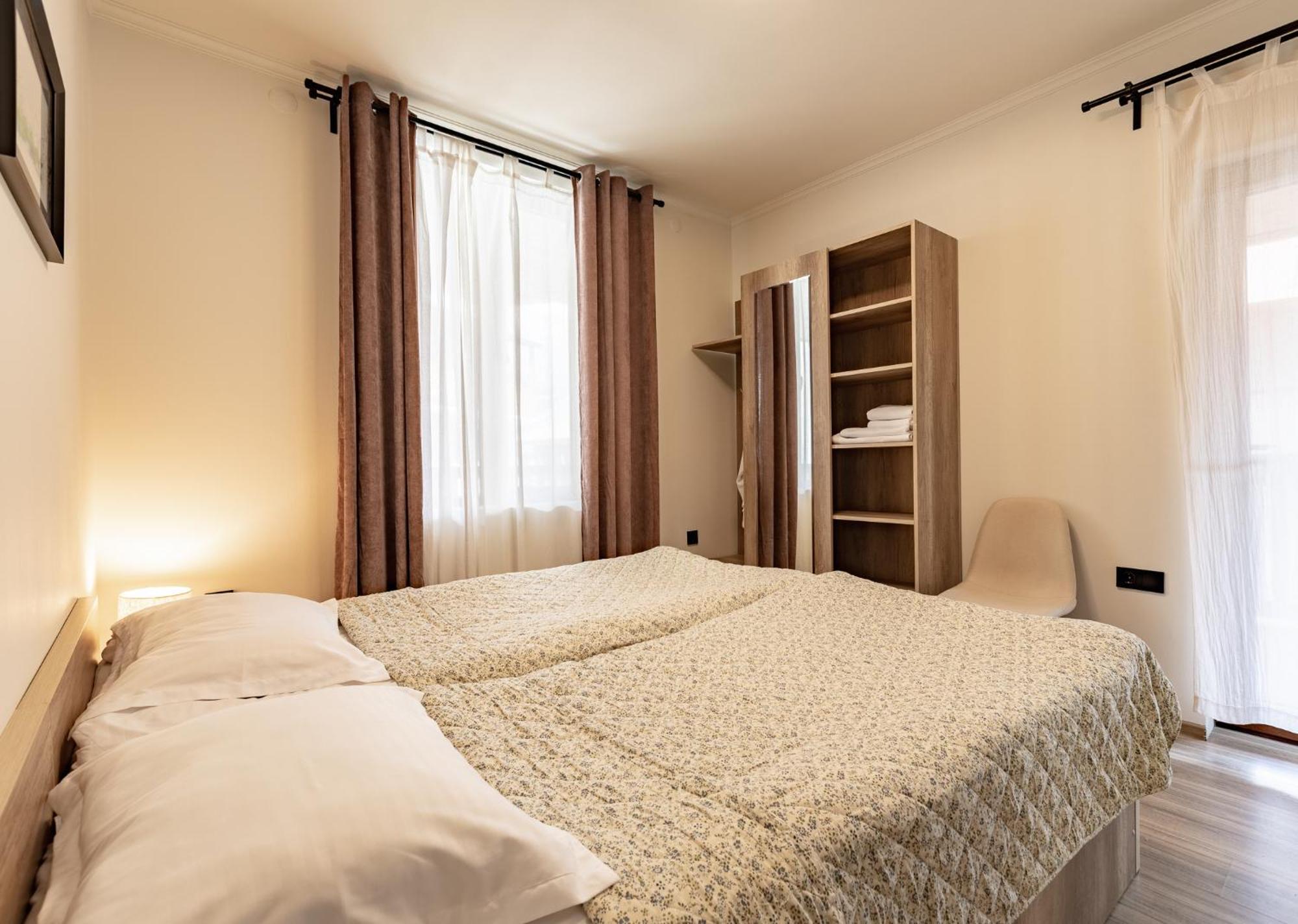 La Maison Mestia Luaran gambar
