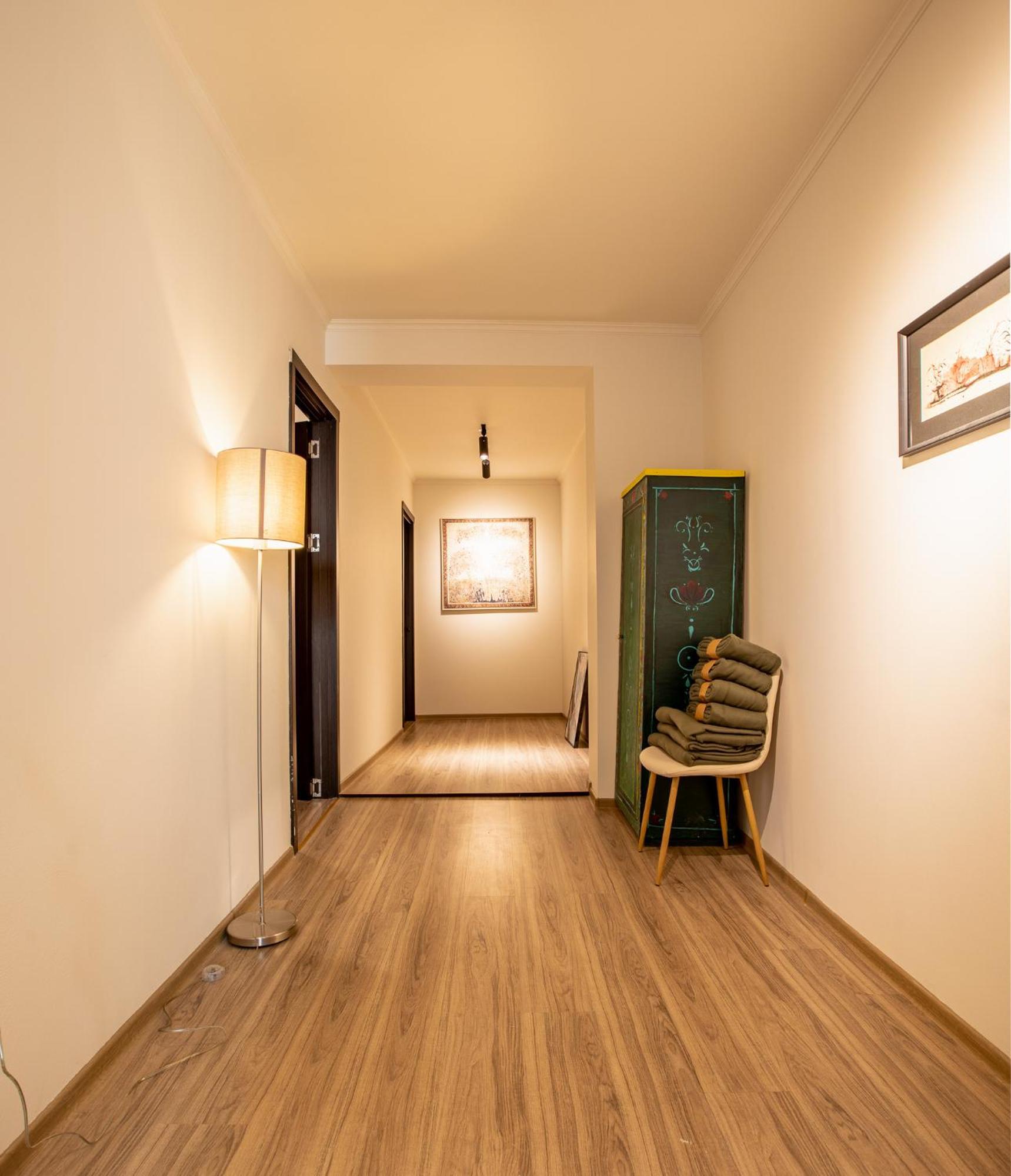 La Maison Mestia Luaran gambar